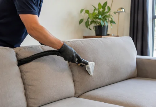 Nettoyage de canapé en profondeur à Clans